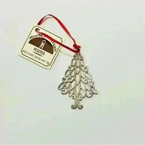 Elegant Christmas Tree Ornament